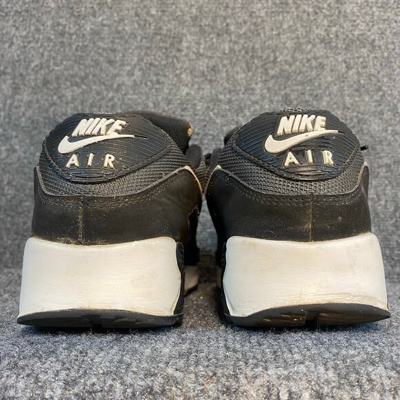 Athletic_Shoes